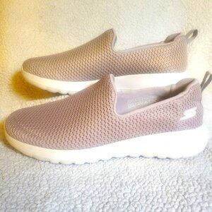 NWT Skechers Women's GOwalk Joy Taupe Casual Walking Sneakers - Size 7